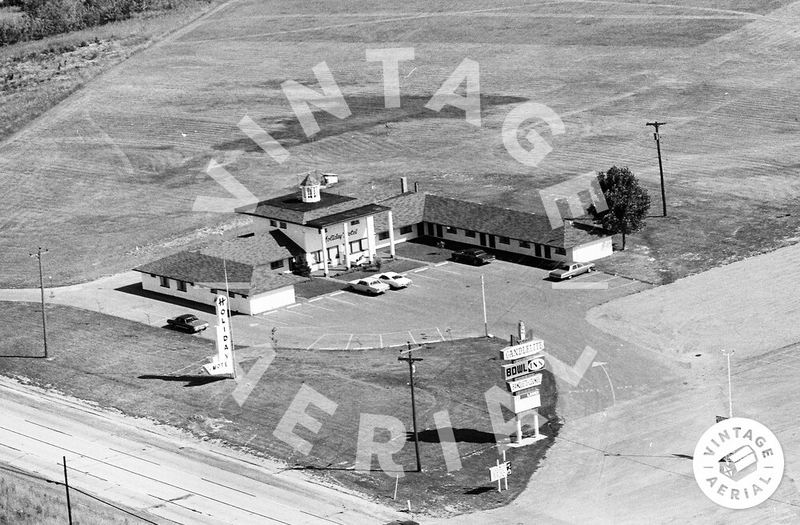 Heidelberg Motel (Holiday Motel, Bramblehurst Motel) - 1971 Aerial (newer photo)